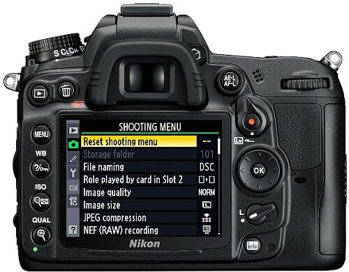 Nikon внедрила FullHD в прочную «зеркалку»