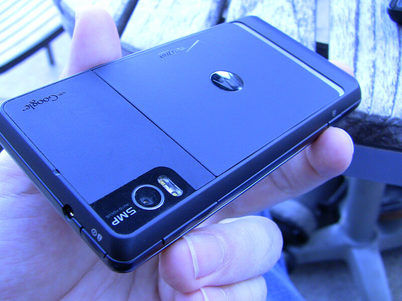 Смартфон Motorola DROID 2 — новые подробности (11 фото)