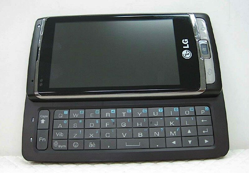 Коммуникатор LG GW910  под управлением Windows Phone 7 сертифицирован FCC (6 фото)