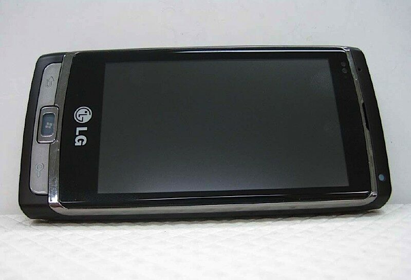 Коммуникатор LG GW910  под управлением Windows Phone 7 сертифицирован FCC (6 фото)
