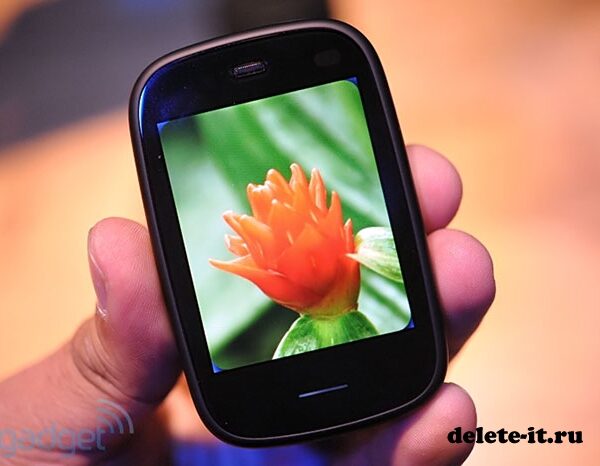 Фотографии миниатюрного смартфона HP Veer